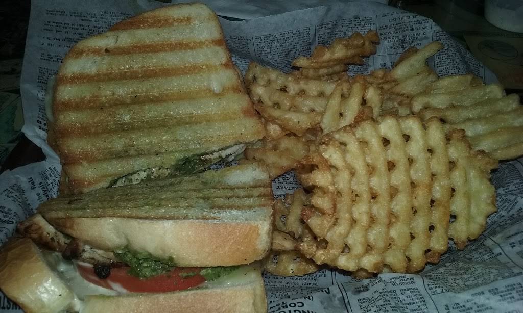 8th Street Restaurant & Saloon | restaurant | 331 N 8th St, Medford, WI 54451, USA | 7157486300 OR +1 715-748-6300