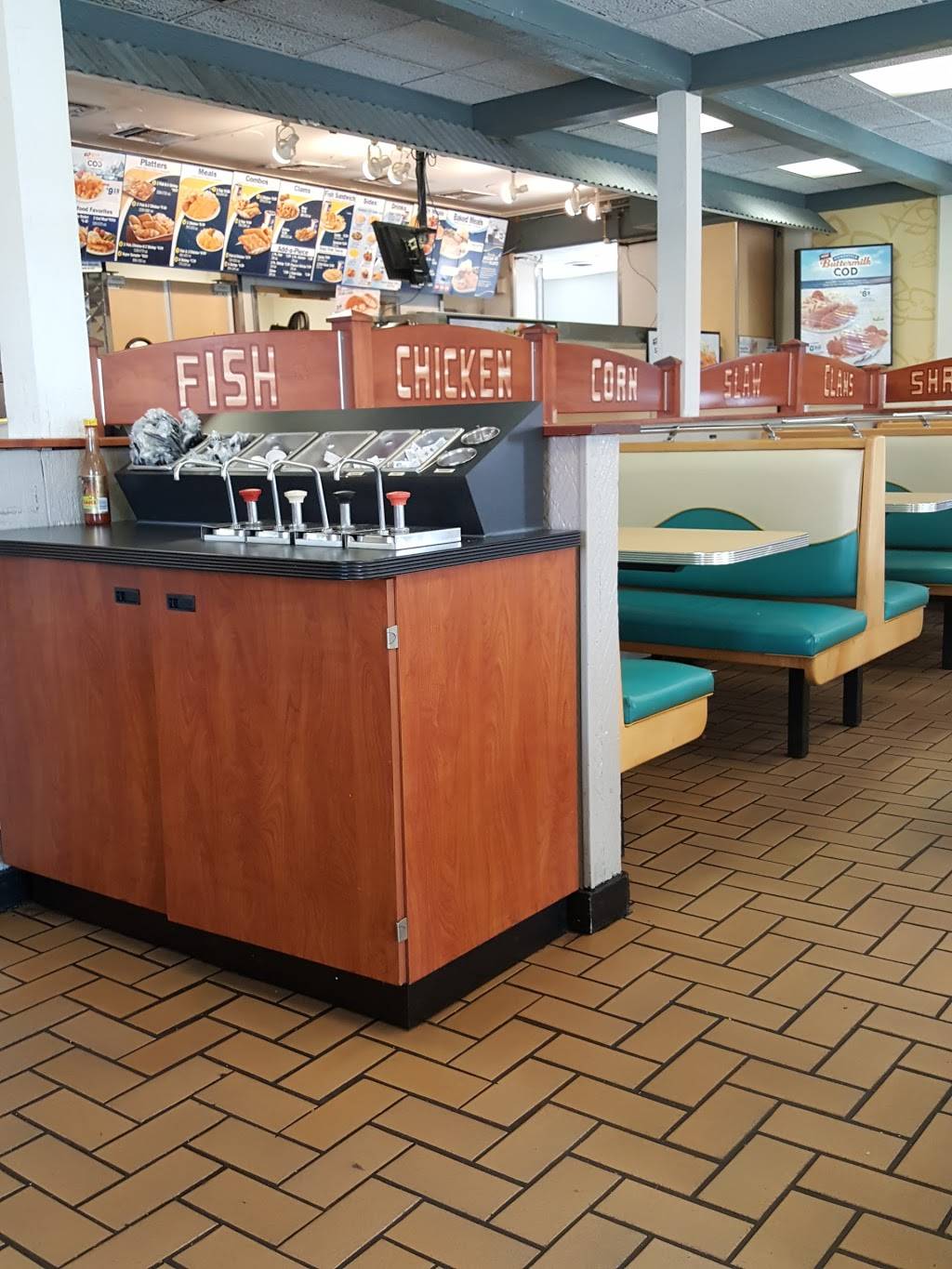 Long John Silvers | restaurant | 520 S Memorial Dr, New Castle, IN 47362, USA | 7655212684 OR +1 765-521-2684