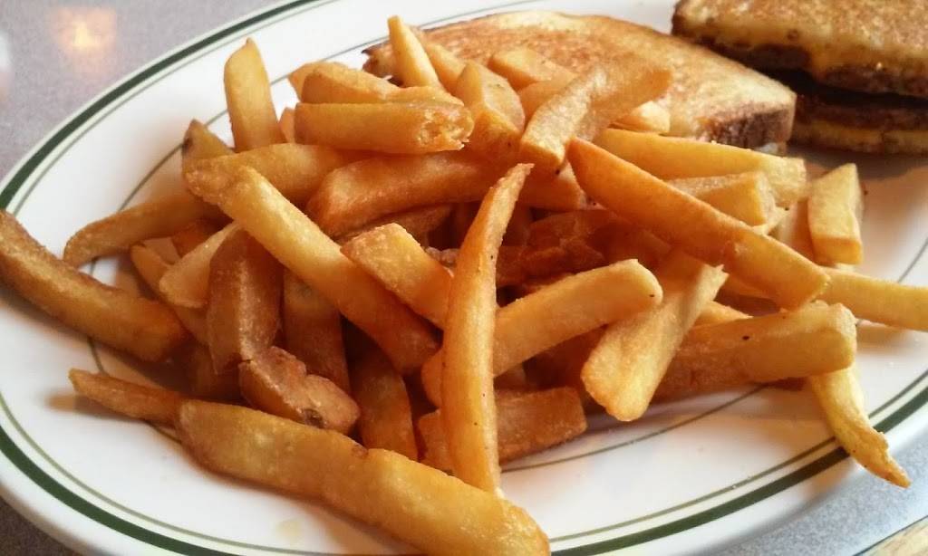 Peconic Bay Diner | restaurant | 871 Old Country Rd, Riverhead, NY 11901, USA | 6313697758 OR +1 631-369-7758