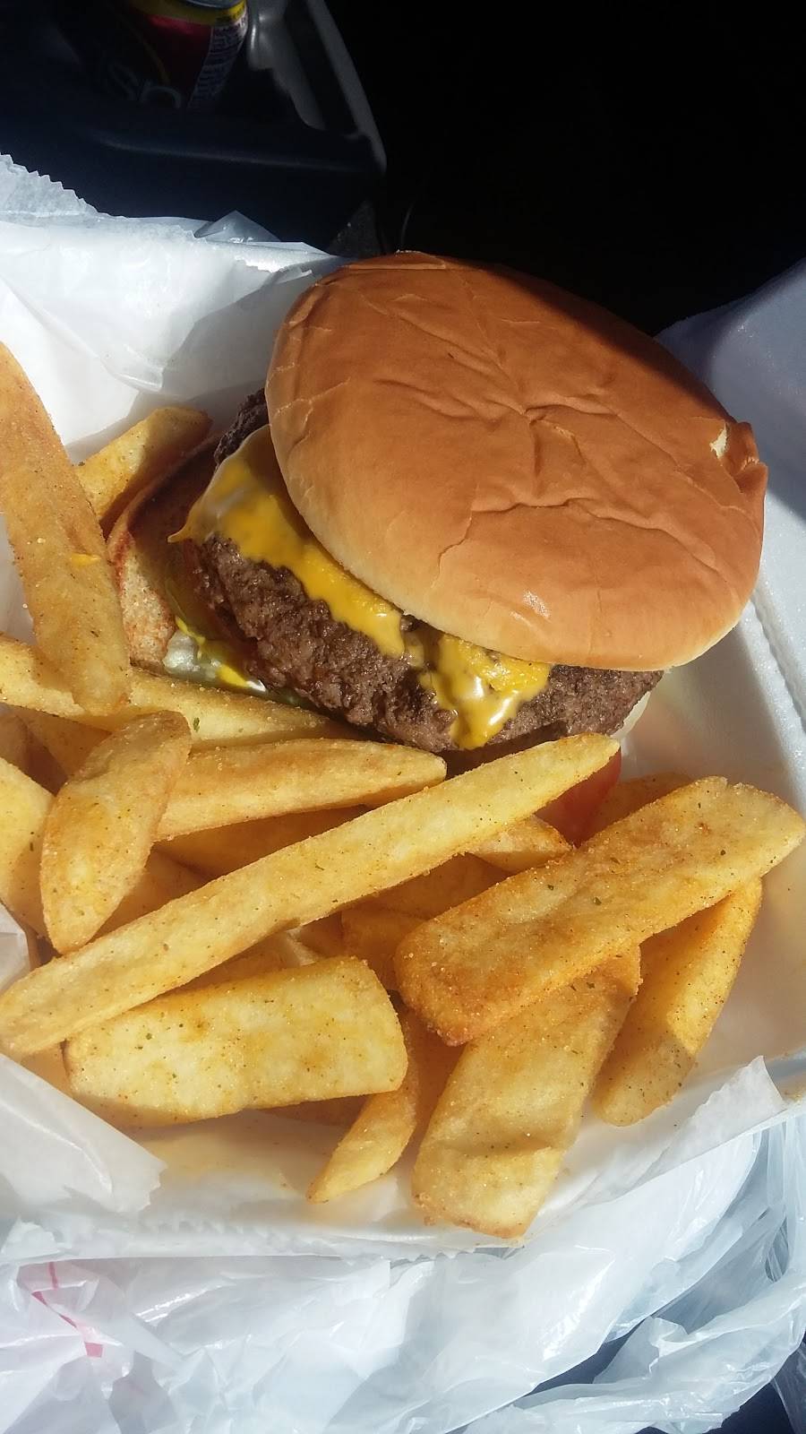 Hugstable Sports Bar & Grill | restaurant | 813 Jackson Ave, Memphis, TN 38107, USA | 9015222911 OR +1 901-522-2911