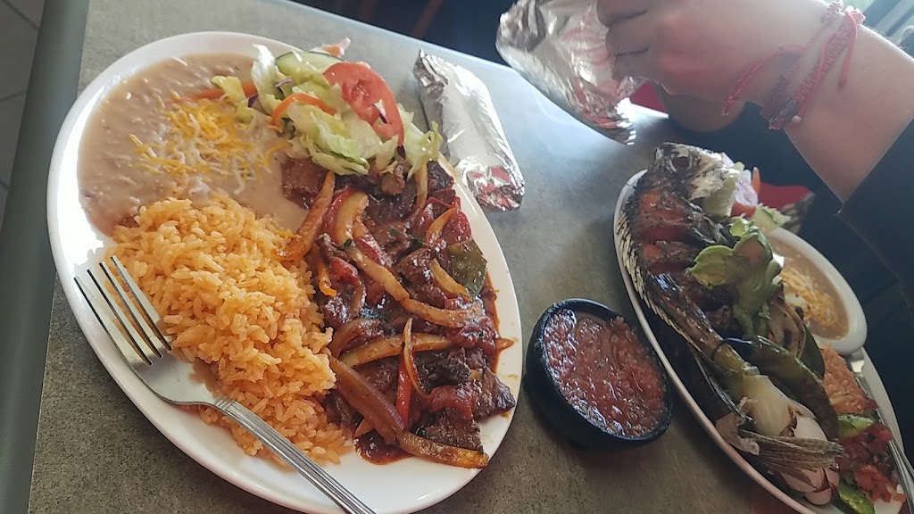 Mariscos Don Beto | restaurant | 924 Whitley Ave, Corcoran, CA 93212, USA | 5597627658 OR +1 559-762-7658