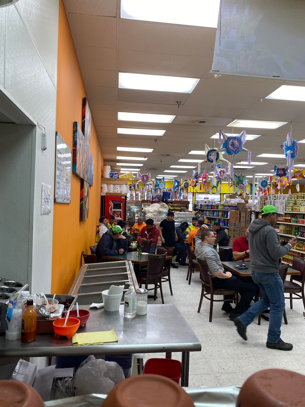 Supermercado El Cajolense | bakery | 810 1st Ave E, Shakopee, MN 55379, USA | 9524458239 OR +1 952-445-8239