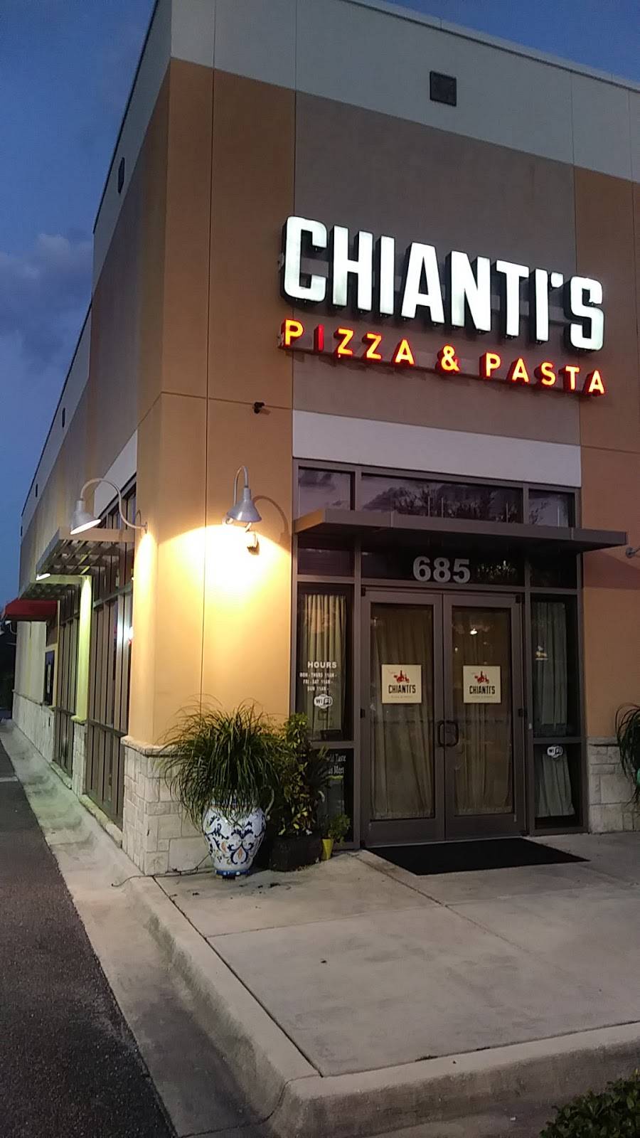 Chiantis Pizza & Pasta | restaurant | 685 Towne Center Blvd, Sanford, FL 32771, USA | 4078785900 OR +1 407-878-5900