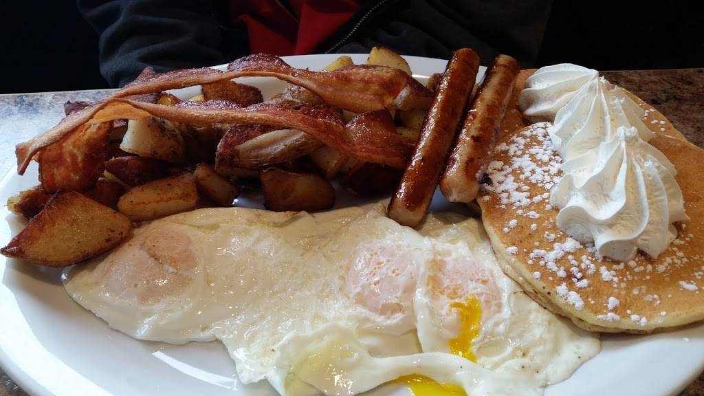 Stacked Pancake & Breakfast House | restaurant | 7905 Yonge St, Innisfil, ON L9S 1K9, Canada | 7055038008 OR +1 705-503-8008