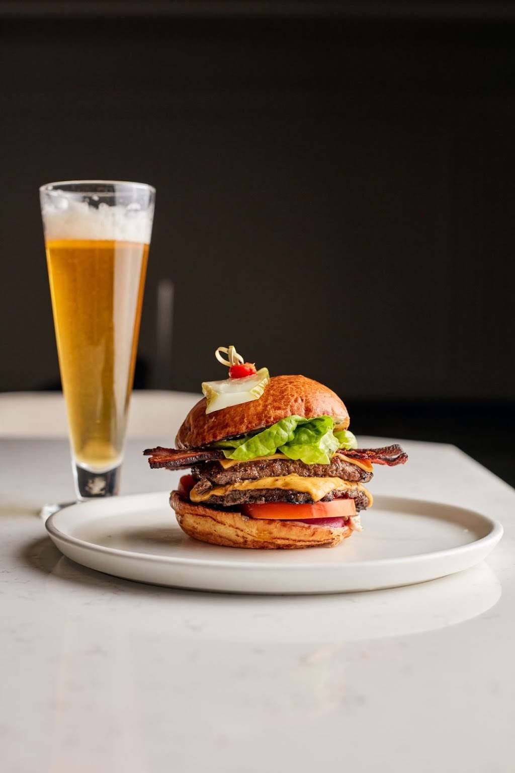 Adorn Bar & Restaurant | restaurant | 120 E Delaware Pl, Chicago, IL 60611, USA | 3122808800 OR +1 312-280-8800