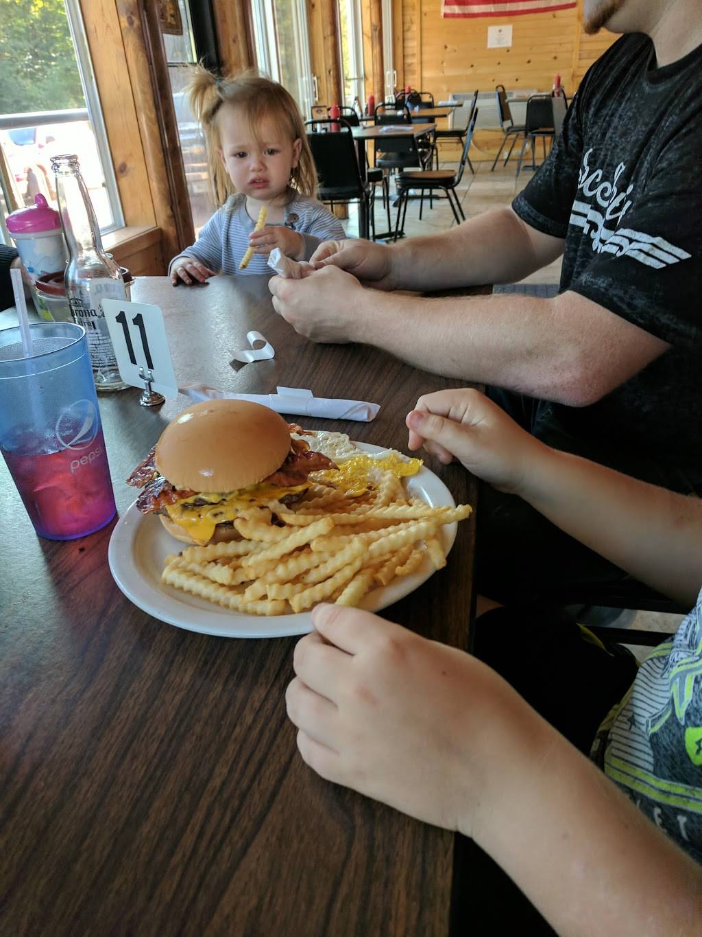 Hog Creek Bar & Grill | restaurant | 1303 W State Hwy 153, Mosinee, WI 54455, USA | 7156937222 OR +1 715-693-7222