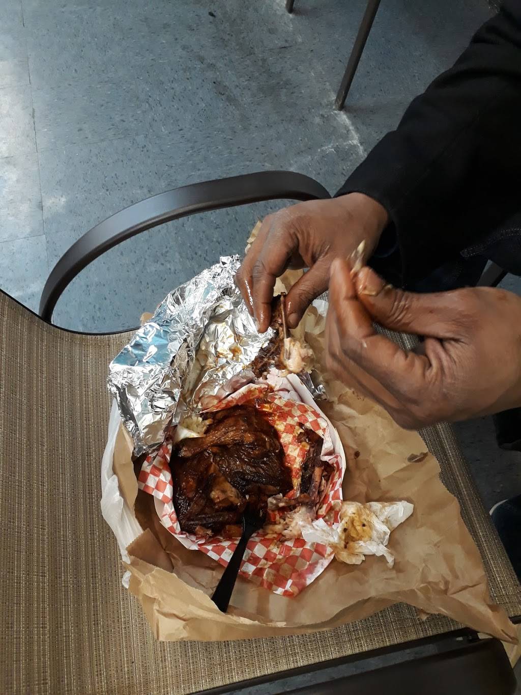 The Slab Bar-B-Que | restaurant | 1918 E 71st St, Chicago, IL 60649, USA | 7739665018 OR +1 773-966-5018