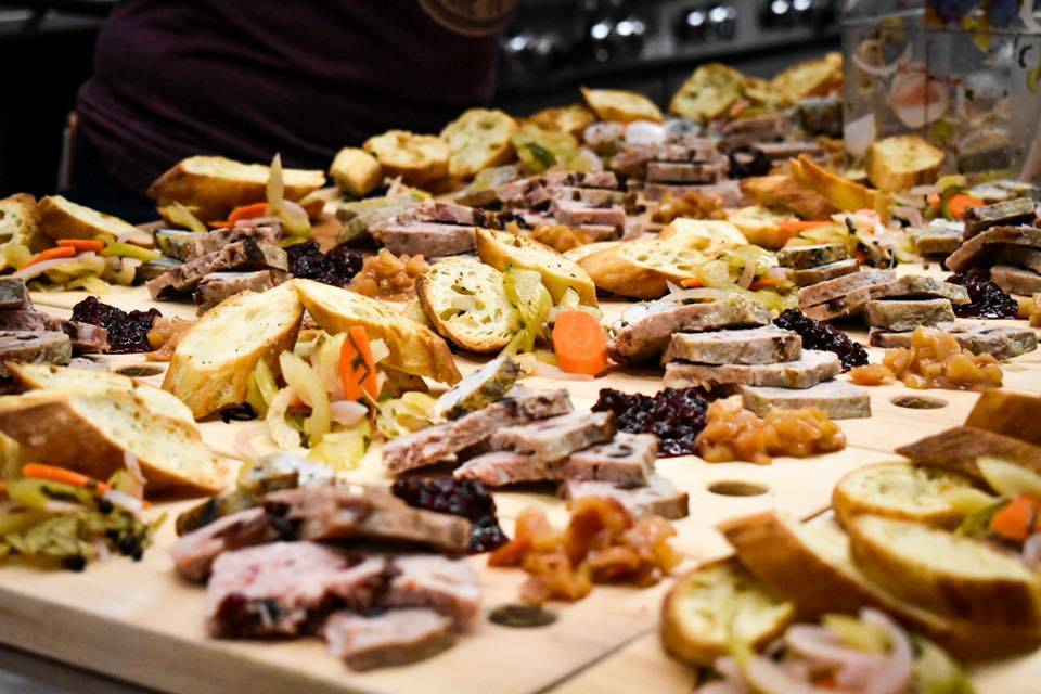 Osso | restaurant | 9145 Old State Rd, Chardon, OH 44024, USA | 4402303600 OR +1 440-230-3600