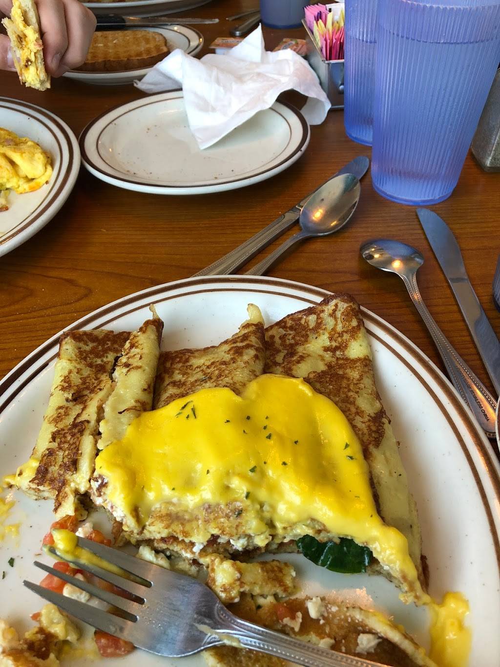 Flips Pancake House | restaurant | 4100 27th St, Moline, IL 61265, USA | 3095176455 OR +1 309-517-6455