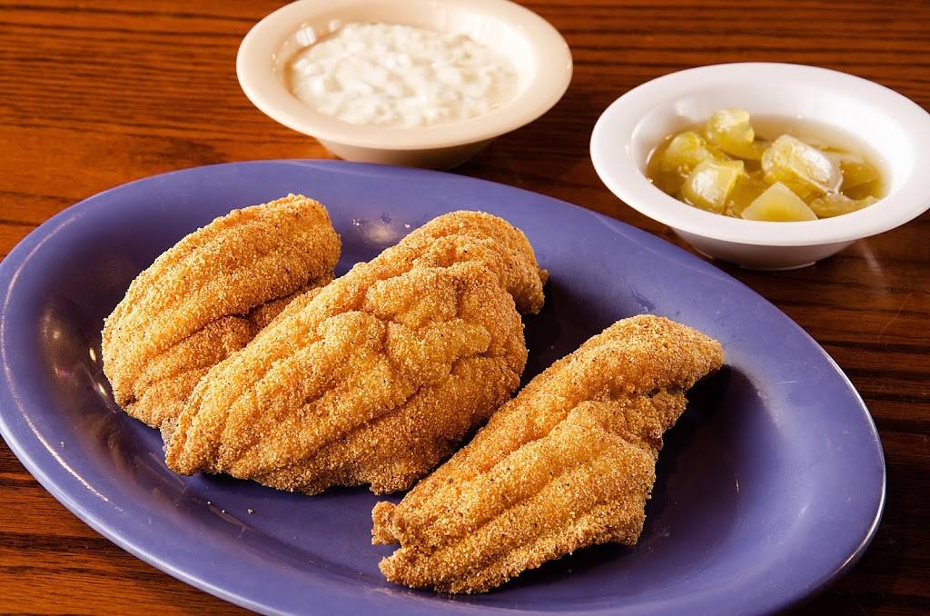 Babes Chicken Dinner House | restaurant | 104 N Oak St, Roanoke, TX 76262, USA | 8174912900 OR +1 817-491-2900