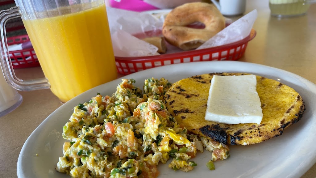 Risaralda Bakery | bakery | 16211 Clay Rd #128, Houston, TX 77084, USA | 2818581132 OR +1 281-858-1132