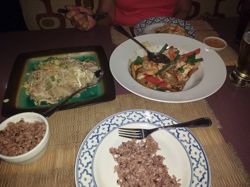 Krua Khun Yah Thai Restaurant | restaurant | 325 Pond St, Ashland, MA 01721, USA | 5088814200 OR +1 508-881-4200