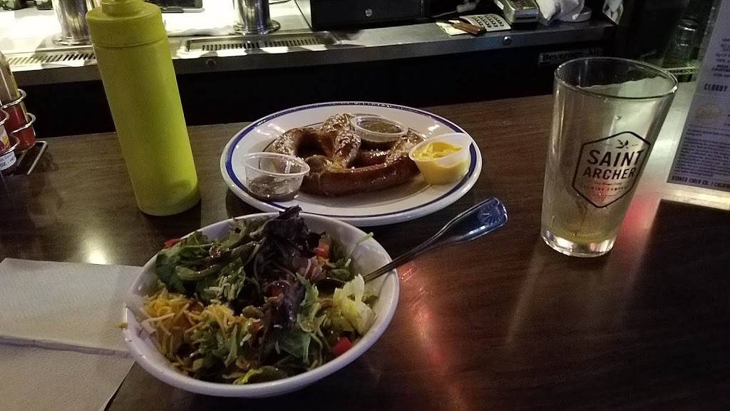 The Park Bar & Grill | restaurant | 2007 W Burbank Blvd, Burbank, CA 91506, USA | 8185576561 OR +1 818-557-6561