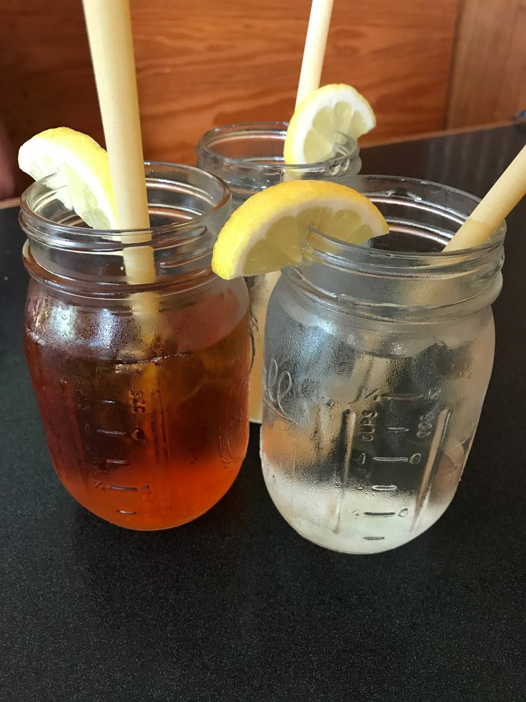 The Upper Crust | restaurant | 97 Sea Island Pkwy #201, Beaufort, SC 29907, USA | 8435211999 OR +1 843-521-1999