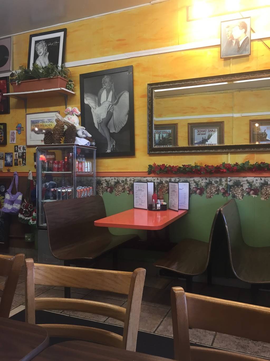 Locals Brunch Cafe | restaurant | 3354 Sandy Way, South Lake Tahoe, CA 96150, USA | 5305431548 OR +1 530-543-1548