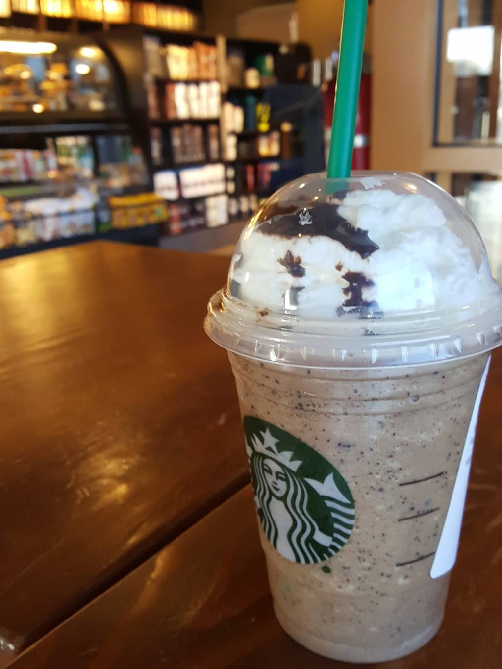 Starbucks | cafe | 1050 IL-83, Mundelein, IL 60060, USA | 8475662841 OR +1 847-566-2841