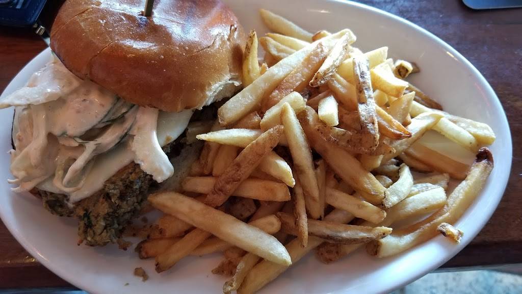 Harrys Bar & Grill | restaurant | 1430 Commonwealth Avenue #3715, Boston, MA 02135, USA | 6177389990 OR +1 617-738-9990