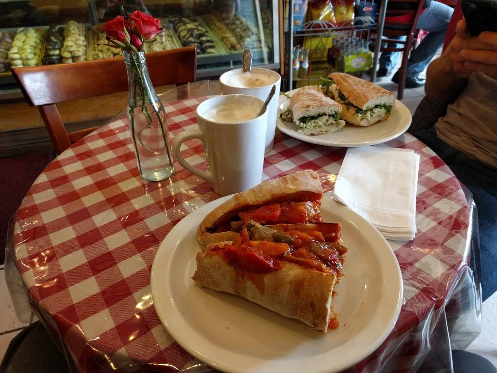 Marias Bakery | bakery | 410 Sheridan Rd, Highwood, IL 60040, USA | 8472660811 OR +1 847-266-0811