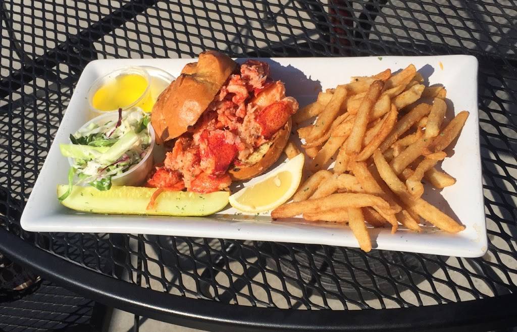 Knapps Landing | restaurant | 520 Sniffens Ln, Stratford, CT 06615, USA | 2033785999 OR +1 203-378-5999