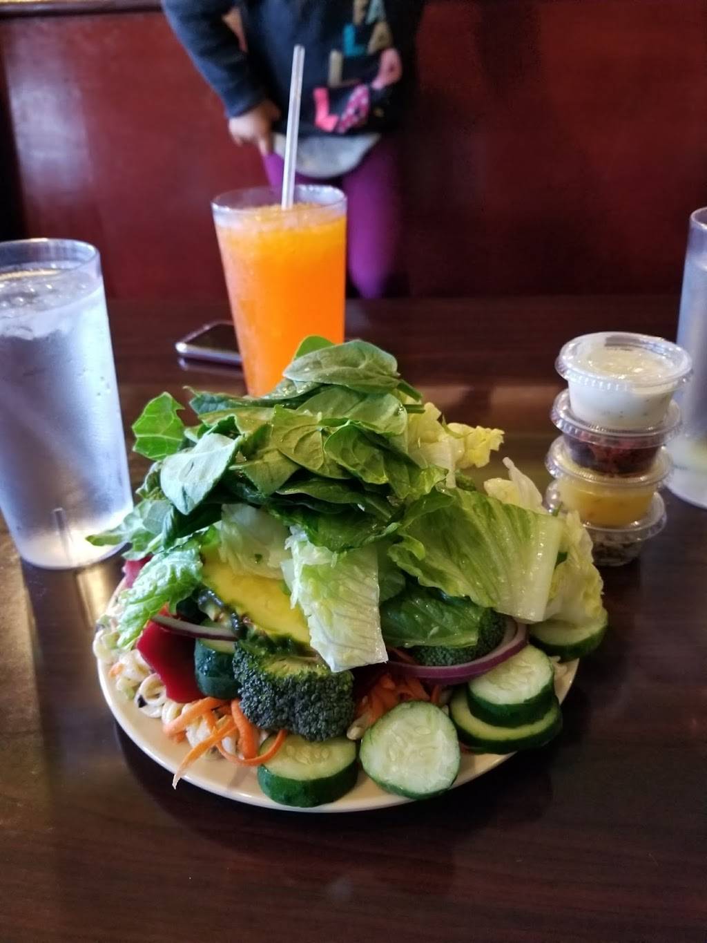 Red West Pizza | restaurant | 614 Pacific Coast Hwy, Wilmington, CA 90744, USA | 3108302550 OR +1 310-830-2550