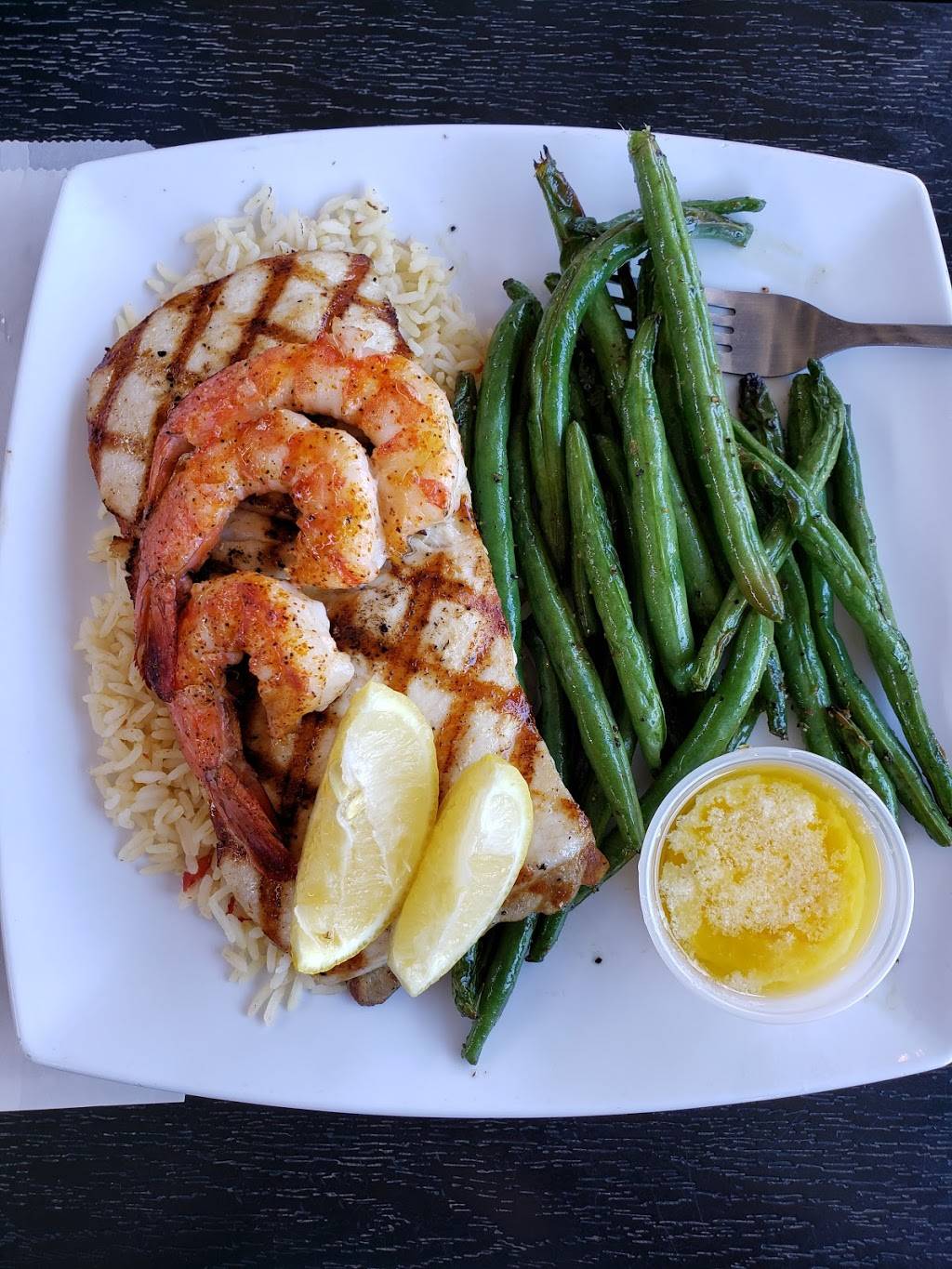 Fins | restaurant | 420 W Cotter Ave, Port Aransas, TX 78373, USA | 3617498646 OR +1 361-749-8646