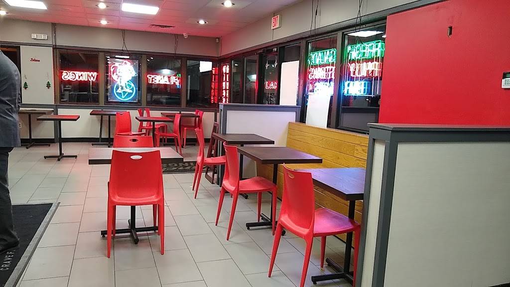 Planet Wings | restaurant | 668 Broadway, Newburgh, NY 12550, USA | 8455623000 OR +1 845-562-3000