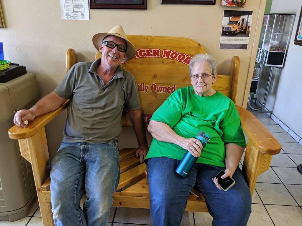 Burger Nook | restaurant | 1204 E Madrid Ave, Las Cruces, NM 88001, USA | 5755239806 OR +1 575-523-9806