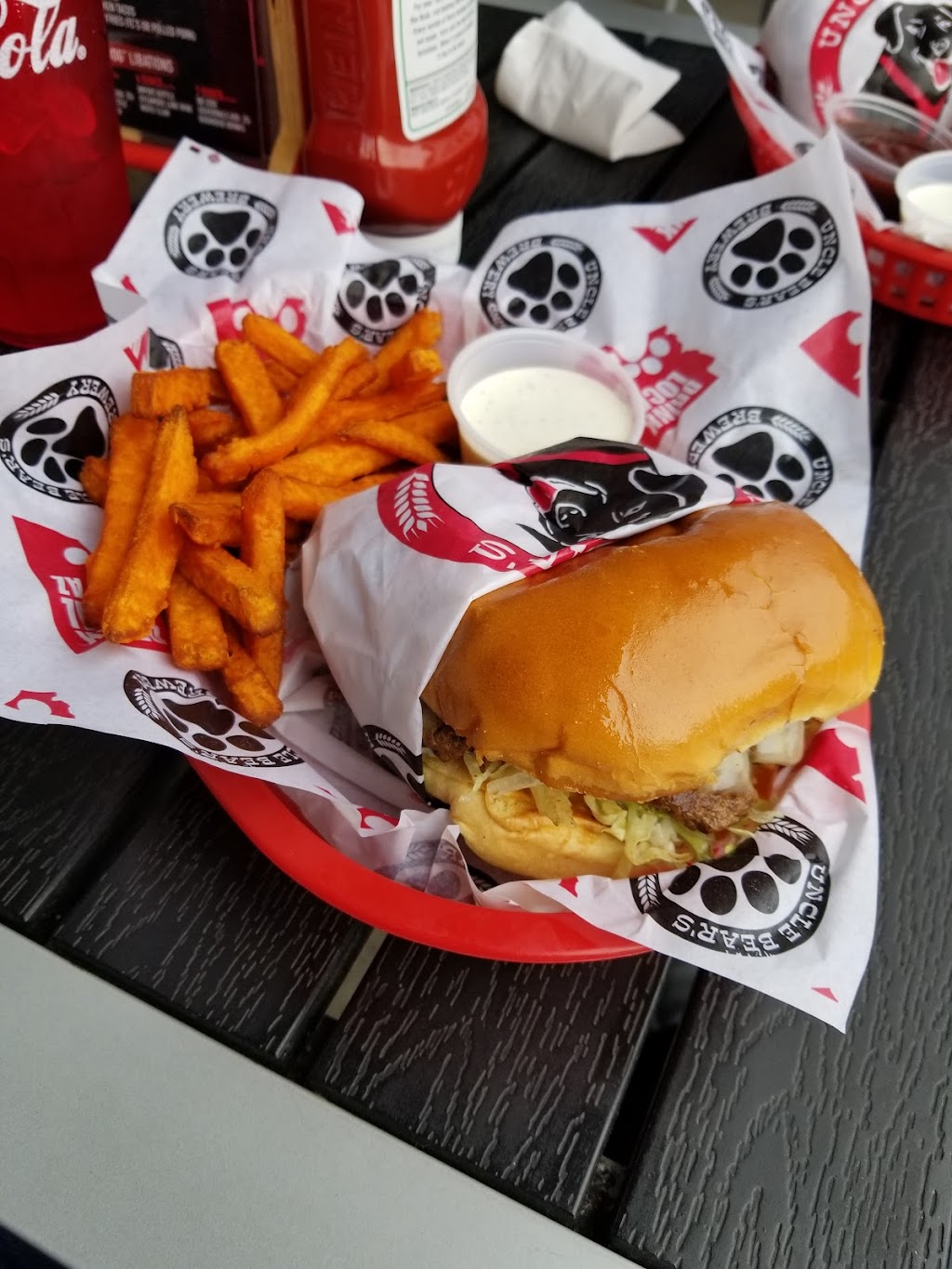 Uncle Bear’s Grill & Tap | restaurant | 10625 N Tatum Blvd #150, Phoenix, AZ 85028, USA | 6023681376 OR +1 602-368-1376