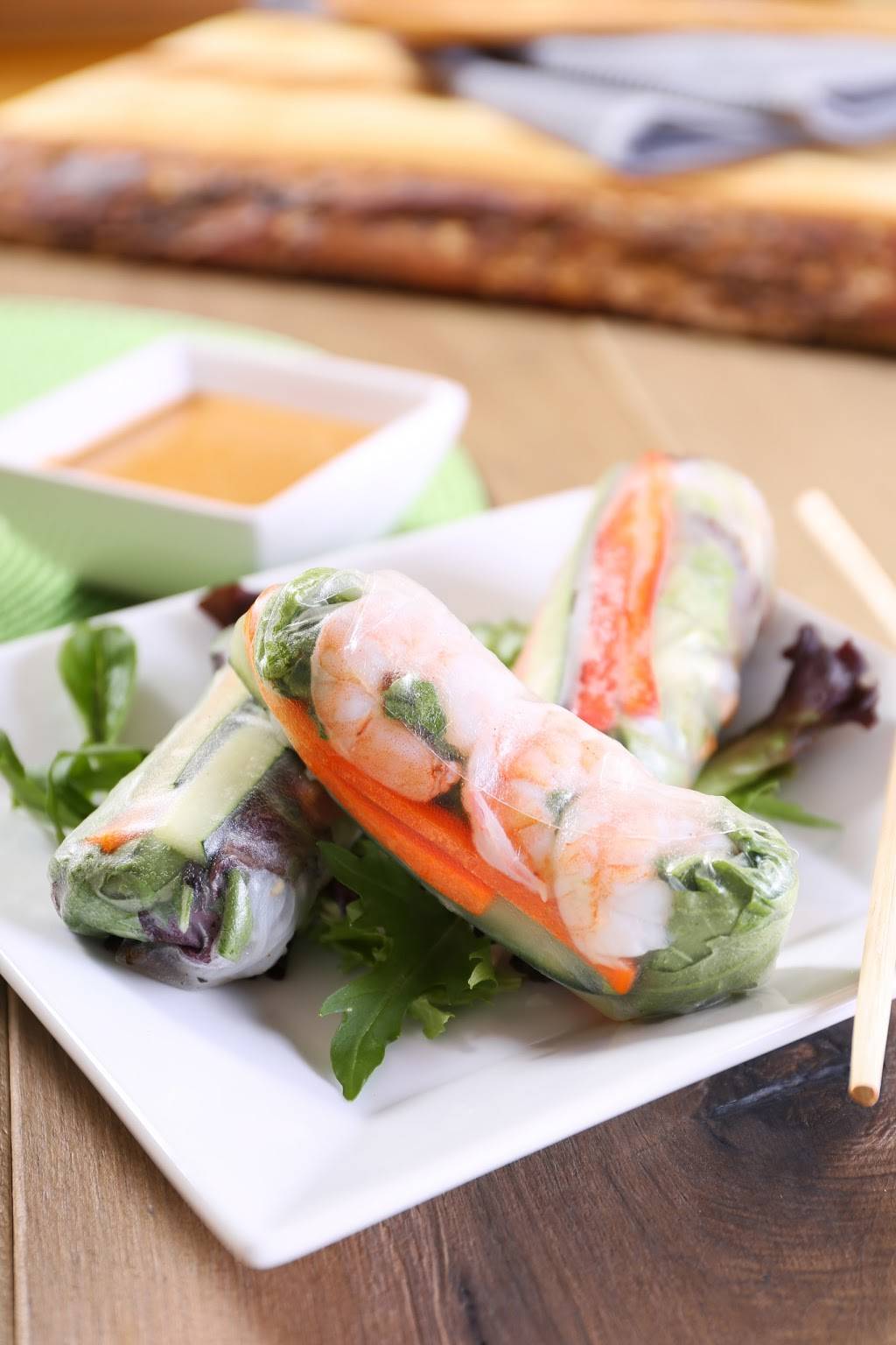 Viet Nom Nom | restaurant | 618 1/2 Church St, Evanston, IL 60201, USA | 8478596326 OR +1 847-859-6326