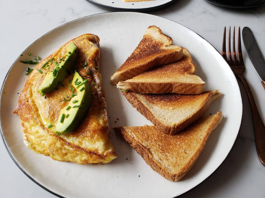 Firefly Petite Cafe Bistro | restaurant | 45-12 43rd Ave, Sunnyside, NY 11104, USA | 7182551591 OR +1 718-255-1591