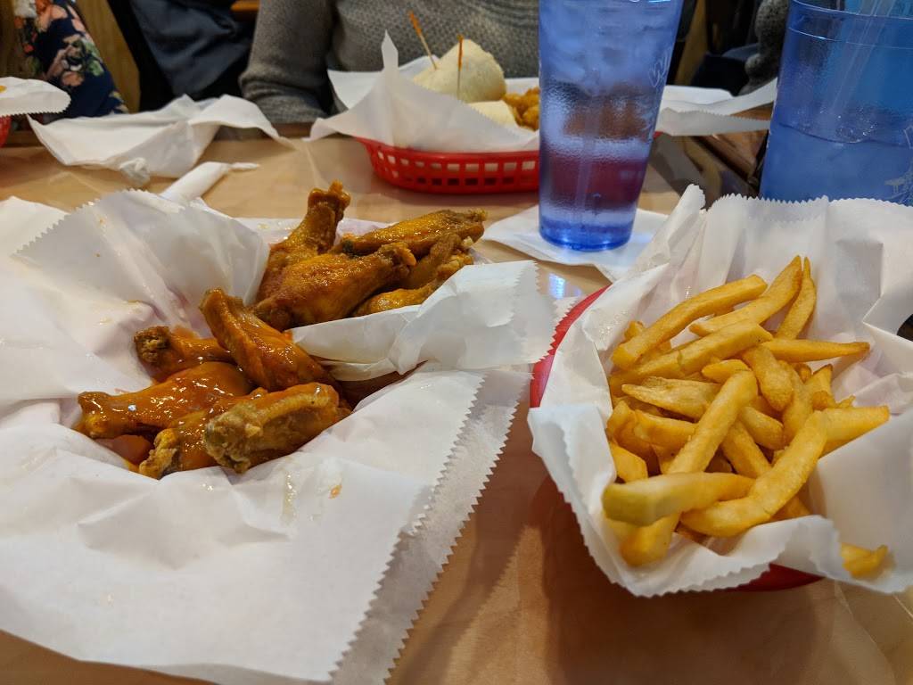Wings Etc. | restaurant | 8833 High Pointe Dr, Newburgh, IN 47630, USA | 8124900550 OR +1 812-490-0550