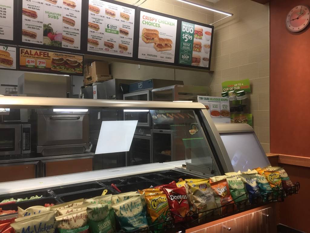 Subway | restaurant | 7181 Yonge St, Markham, ON L3T 0C7, Canada | 9057632030 OR +1 905-763-2030