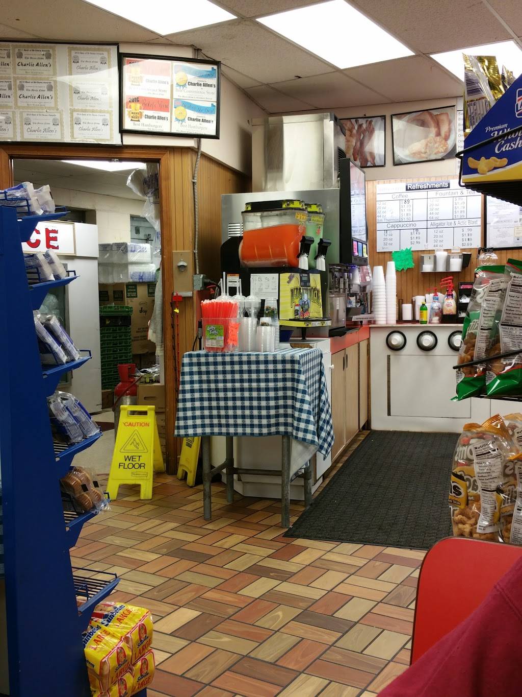 Charlie Allens Burgers & Grill | restaurant | 901 E Milam St, Mexia, TX 76667, USA | 2545626444 OR +1 254-562-6444