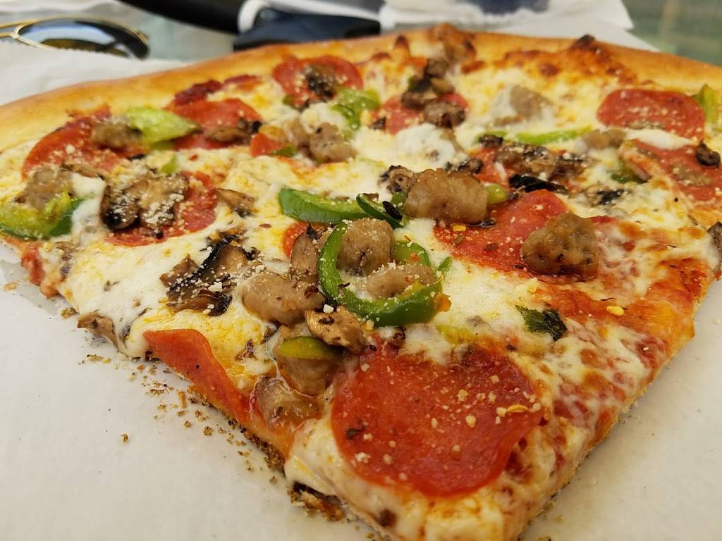 Huc-A-Poos Bites and Booze | restaurant | 1213 US-80, Tybee Island, GA 31328, USA | 9127865900 OR +1 912-786-5900