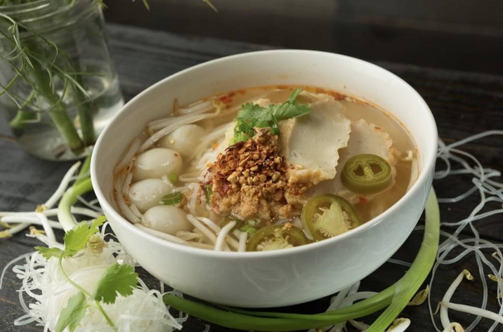 BKK101 Thai Cuisine | restaurant | 11127 Venice Blvd #10, Los Angeles, CA 90034, USA | 3102879999 OR +1 310-287-9999