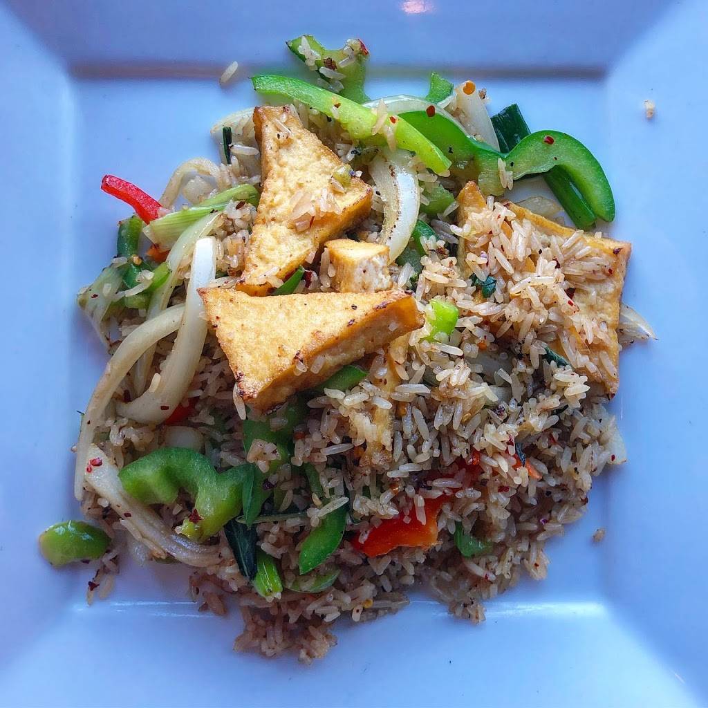 Tantra Asian Bistro | restaurant | 589 E 53rd St, Davenport, IA 52807, USA | 5634458898 OR +1 563-445-8898