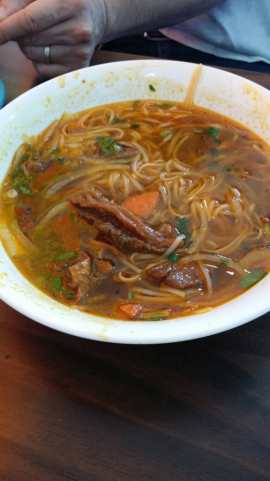 Pho Mi 888 Restaurant | restaurant | 972 Hamilton Rd Unit 11, London, ON N5W 1V6, Canada | 5194550361 OR +1 519-455-0361