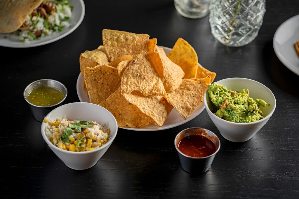 Bàrbaro Taqueria | restaurant | 2525 W North Ave, Chicago, IL 60647, USA | 7736978913 OR +1 773-697-8913