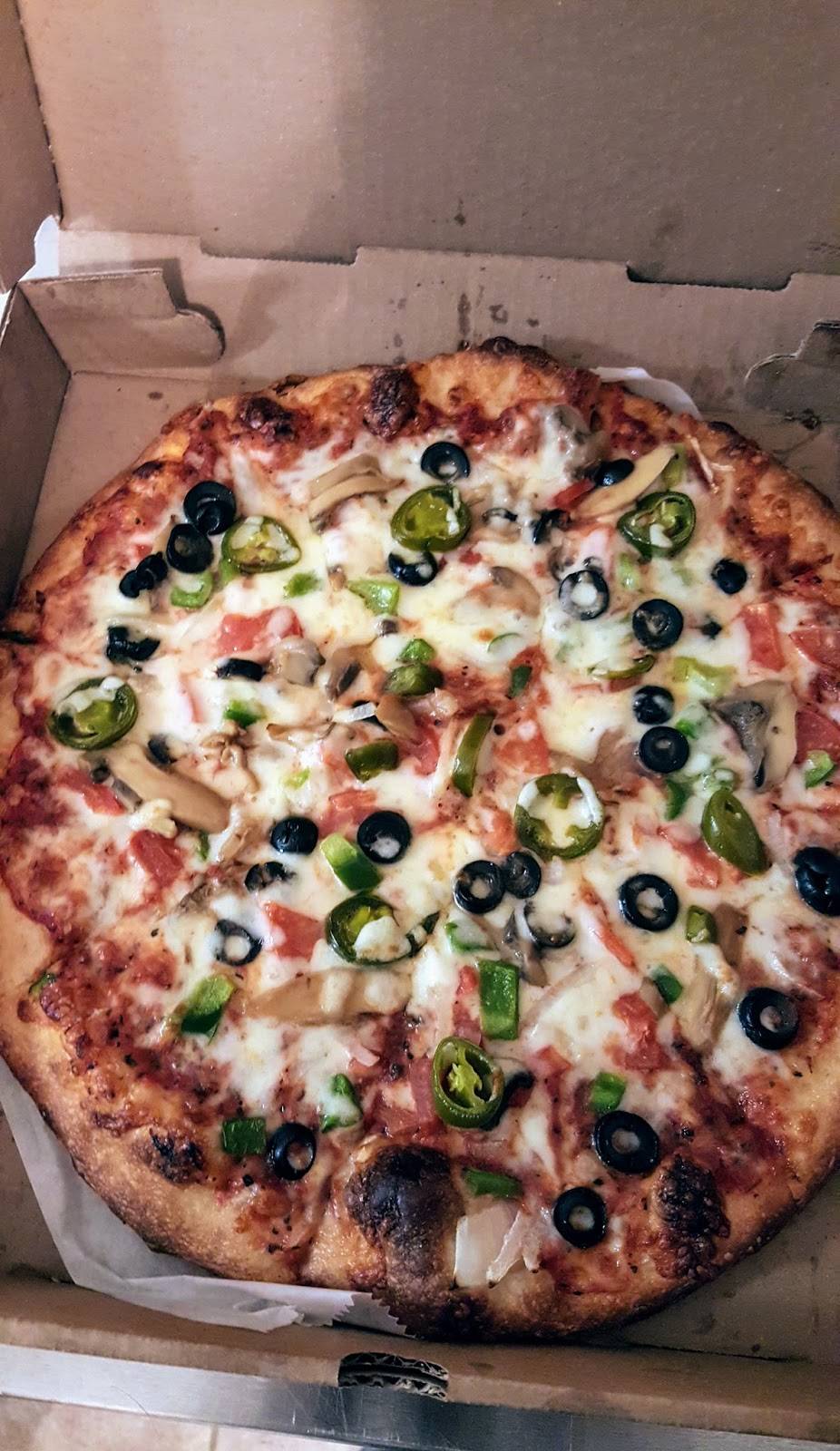 Luckys Pizzeria | restaurant | 652 Boulevard, Colonial Heights, VA 23834, USA | 8047223367 OR +1 804-722-3367