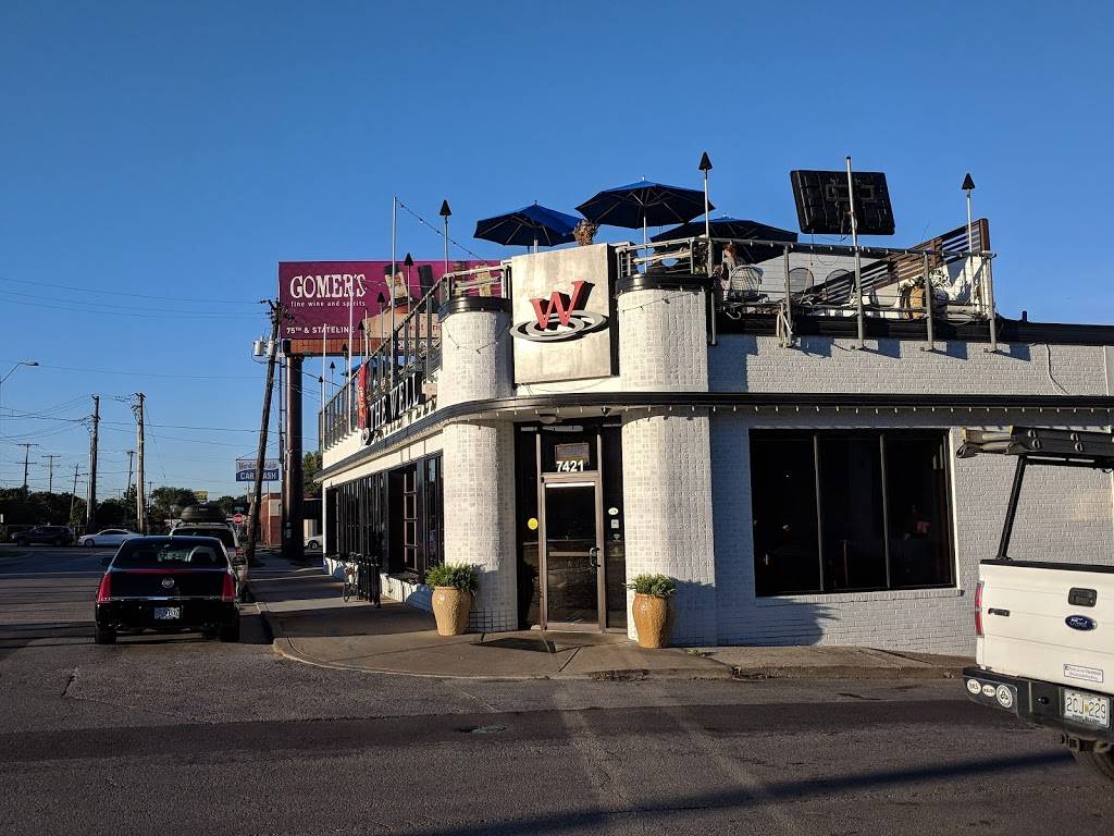 The Well Bar Grill and Rooftop | restaurant | 7421 Broadway, Kansas City, MO 64114, USA | 8163611700 OR +1 816-361-1700
