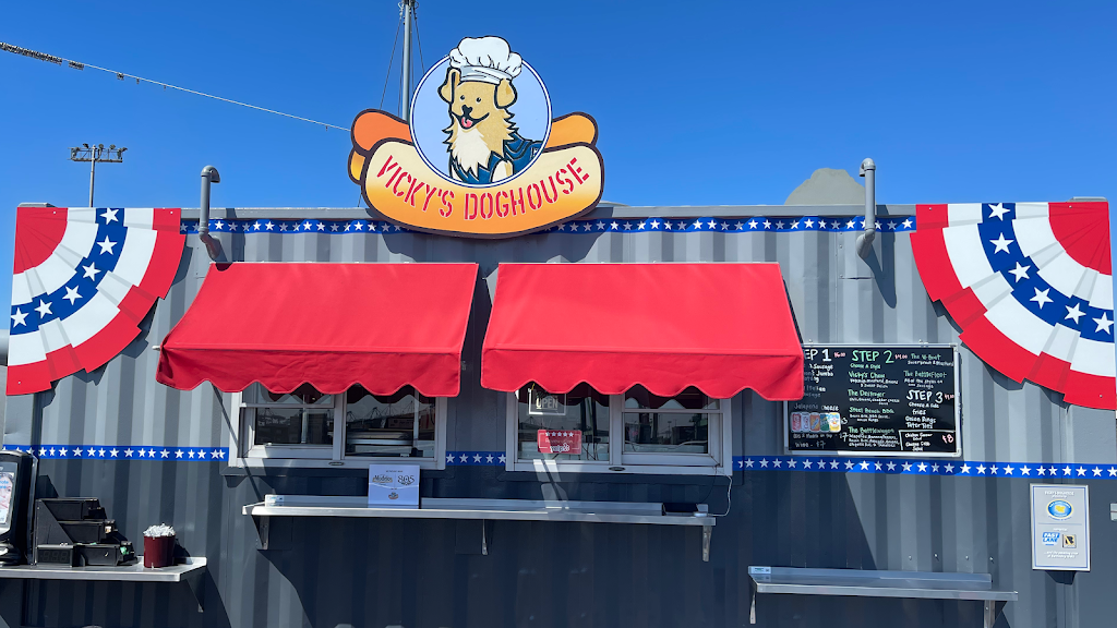 Vickys Doghouse | restaurant | 250 S Harbor Blvd, San Pedro, CA 90731, USA | 4247720525 OR +1 424-772-0525