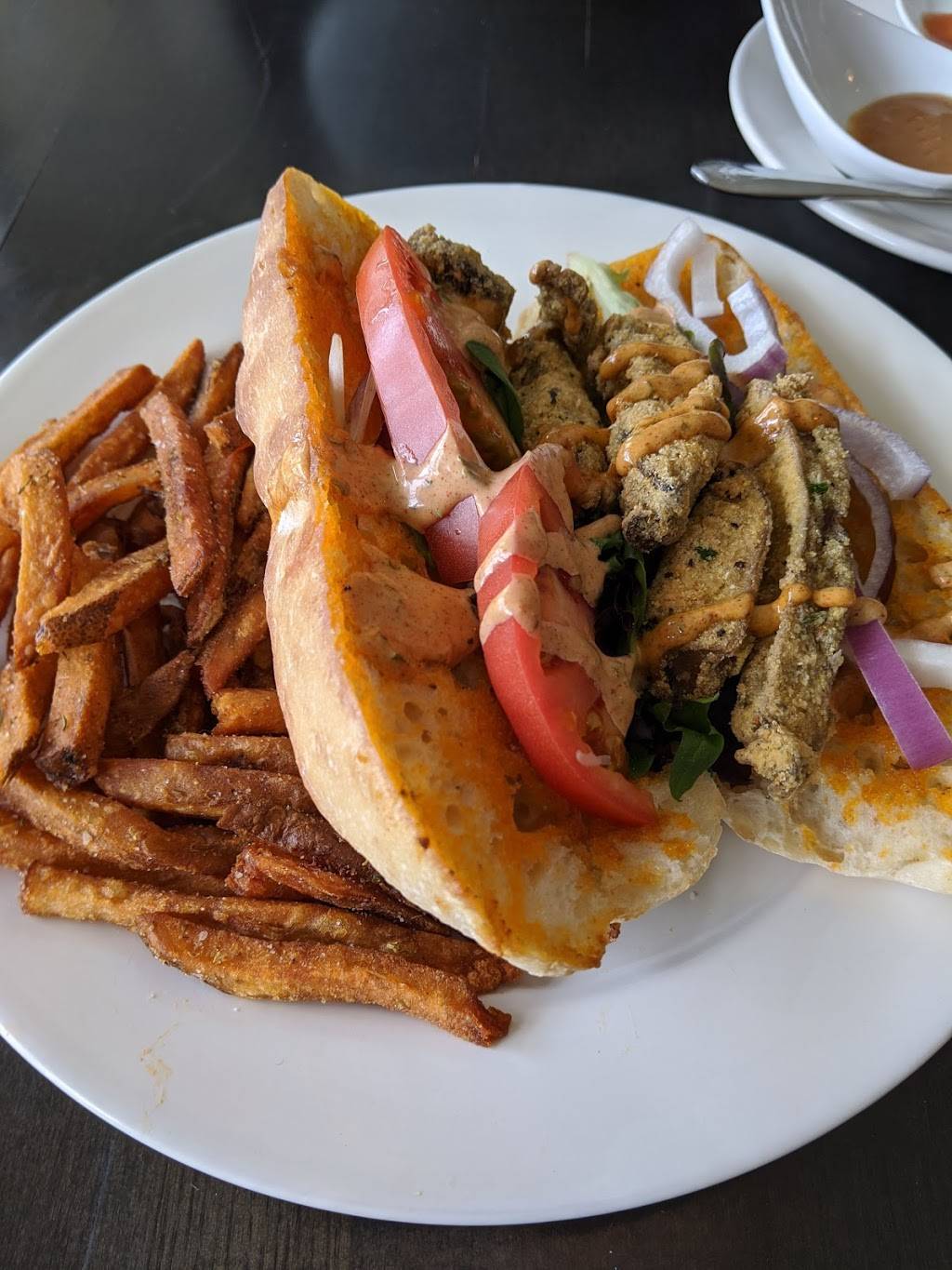 Roulay Restaurant and Bar | restaurant | 107 W Short St, Lexington, KY 40507, USA | 8592532222 OR +1 859-253-2222