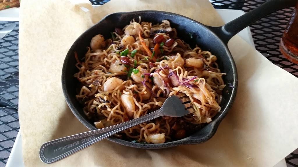 The Quiet Pint Tavern | restaurant | 1420 W 1st St, Winston-Salem, NC 27101, USA | 3368936881 OR +1 336-893-6881