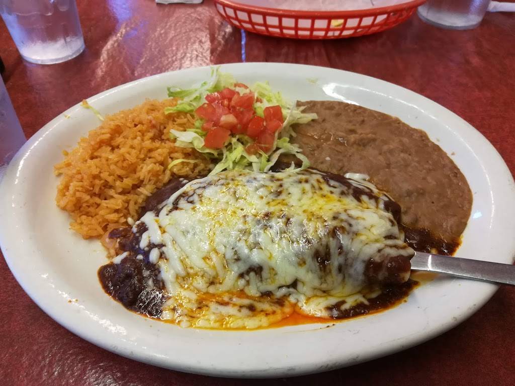 La Barca De Jalisco | restaurant | 606 Steves Ave, San Antonio, TX 78210, USA | 2105343111 OR +1 210-534-3111