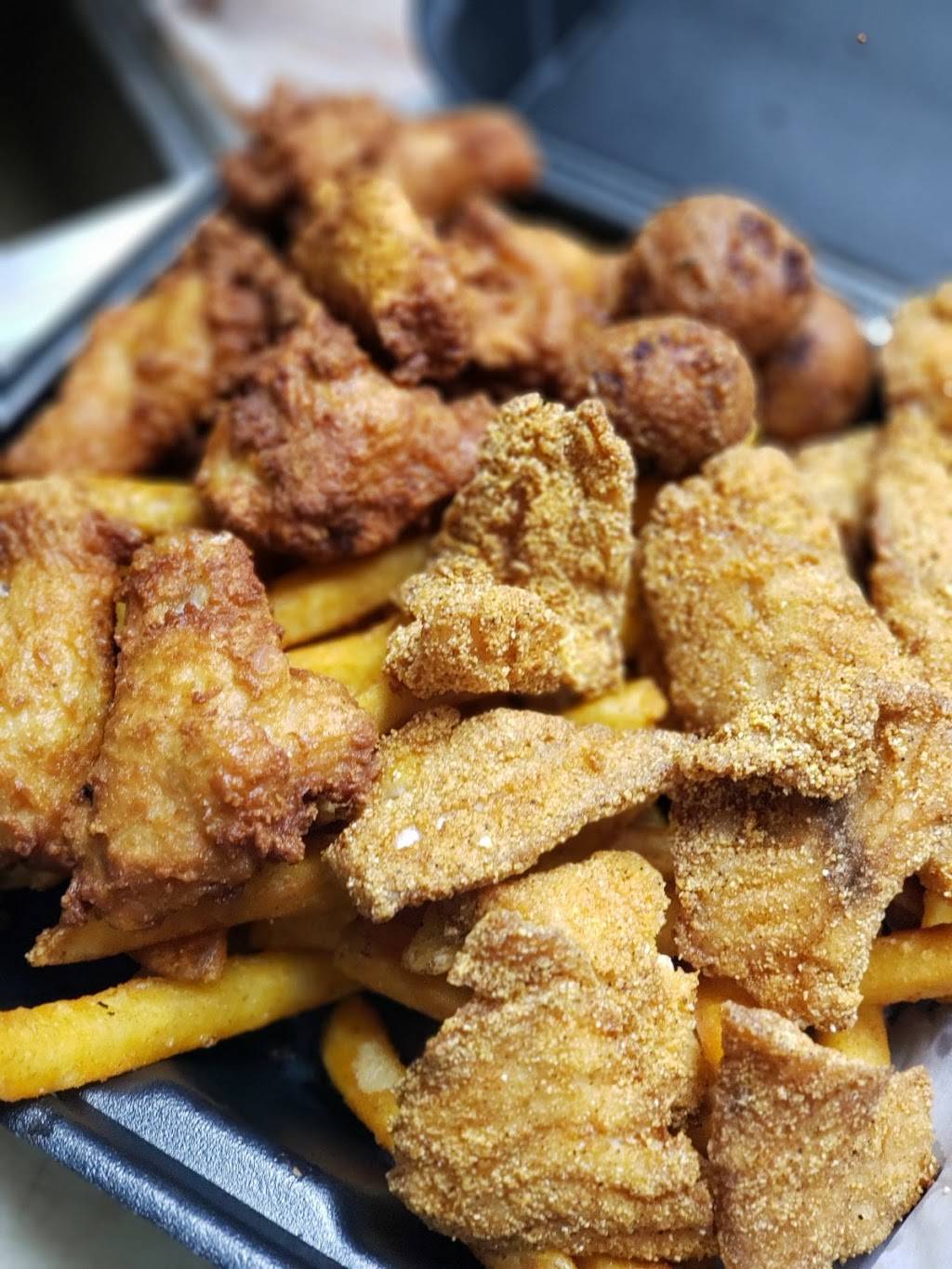 Rocs Creole Seafood | restaurant | 16951 W Foothill Blvd suite b, Fontana, CA 92335, USA | 9092753360 OR +1 909-275-3360