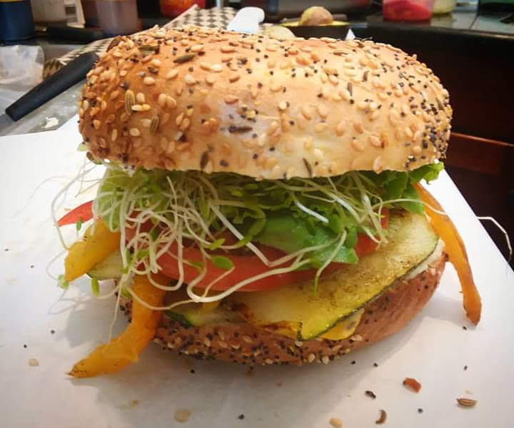 Castagnola Deli & Café | cafe | 201 Monterey Avenue C-D, Capitola, CA 95010, USA | 8315157979 OR +1 831-515-7979