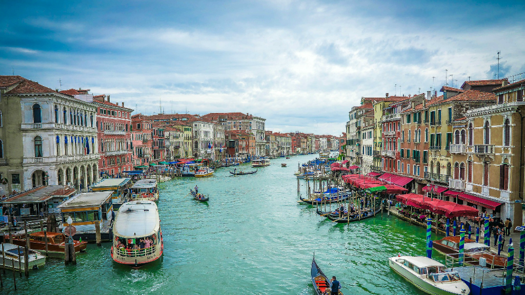 Pompeos Restaurant and Catering | restaurant | 485 W Main St, Branford, CT 06405, USA | 2034883384 OR +1 203-488-3384