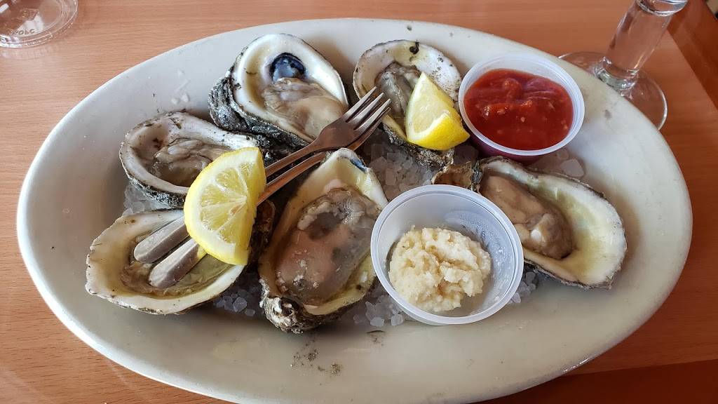 Cuzs Old Town Oyster Bar & Grill | restaurant | 108 S Beach Blvd, Bay St Louis, MS 39520, USA | 2284673707 OR +1 228-467-3707