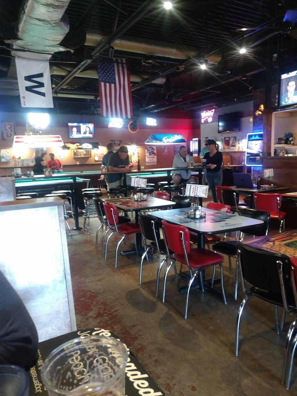 GGs Bar & Grill | restaurant | 5701 E 71st St, Indianapolis, IN 46220, USA | 3175958900 OR +1 317-595-8900