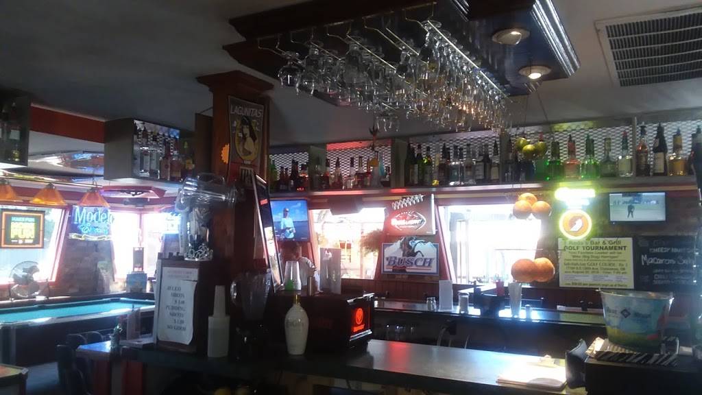 Reds Bar & Grill | restaurant | 7025 SE Foster Rd, Portland, OR 97206, USA | 5037887864 OR +1 503-788-7864